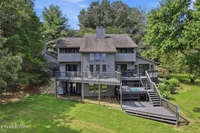 2092 Lakewood Dr, Loudon, TN 37774