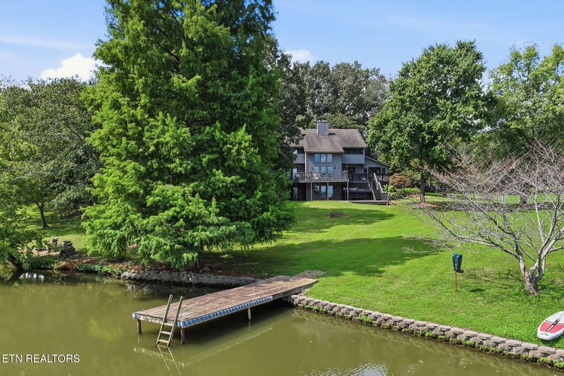 2092 Lakewood Dr, Loudon, TN 37774