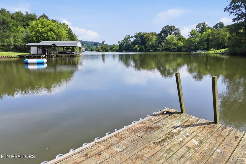2092 Lakewood Dr, Loudon, TN 37774