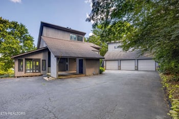 2092 Lakewood Dr, Loudon, TN 37774