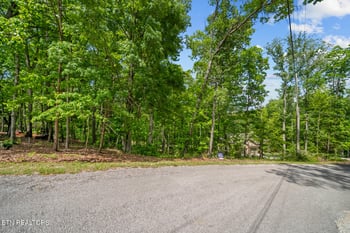 21 Claremont Cir, Crossville, TN 38558