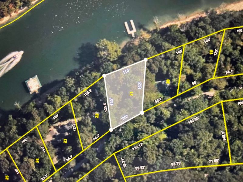 21 Hiawatha Ln, Caryville, TN 37714