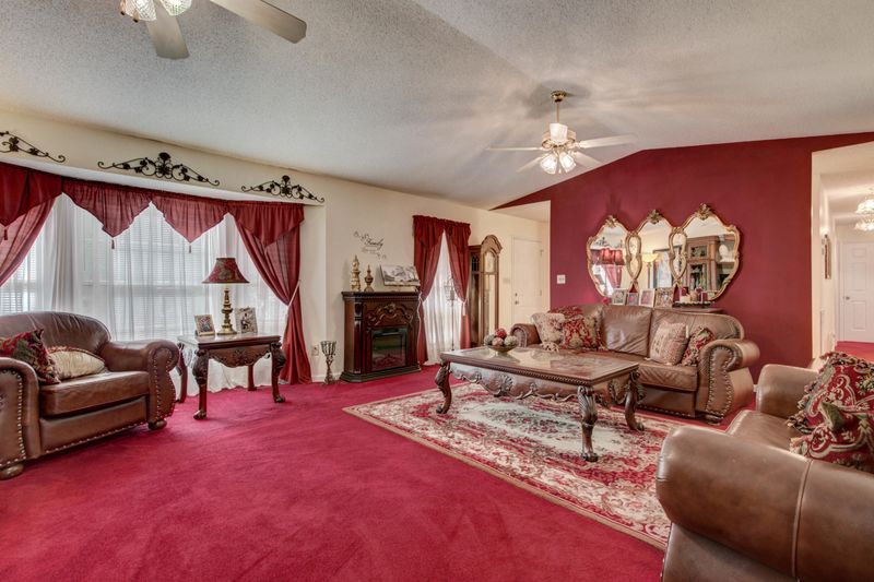 210 6th St, Rocky Top, TN 37769