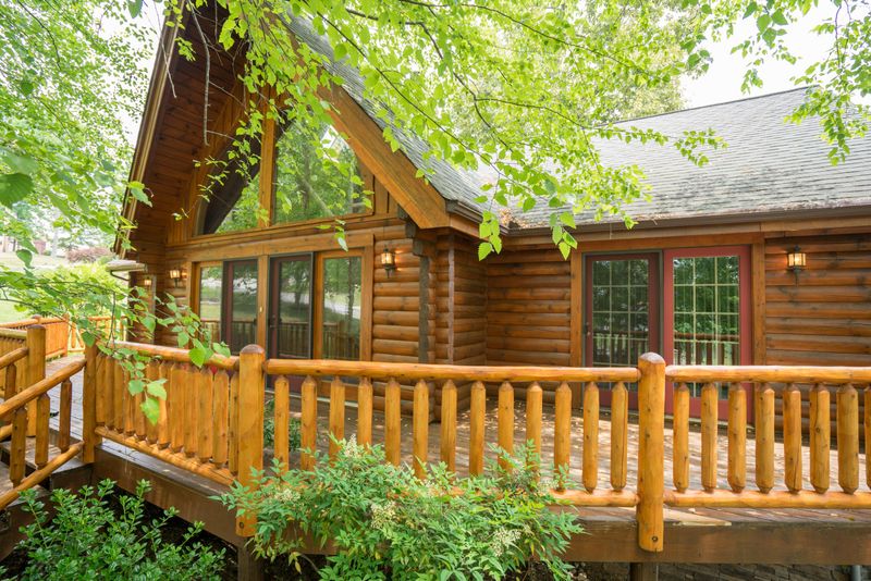 210 Alpine Dr, Clinton, TN 37716