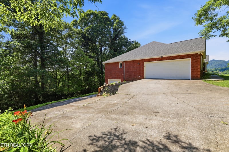 210 Bethel Church Rd, Townsend, TN 37882