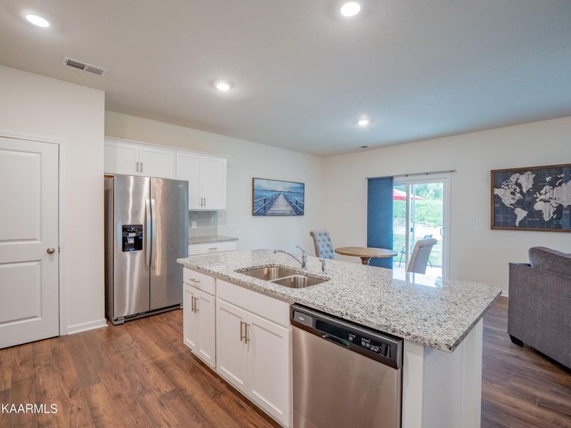 210 Centennial Village Ln, Oak Ridge, TN 37830