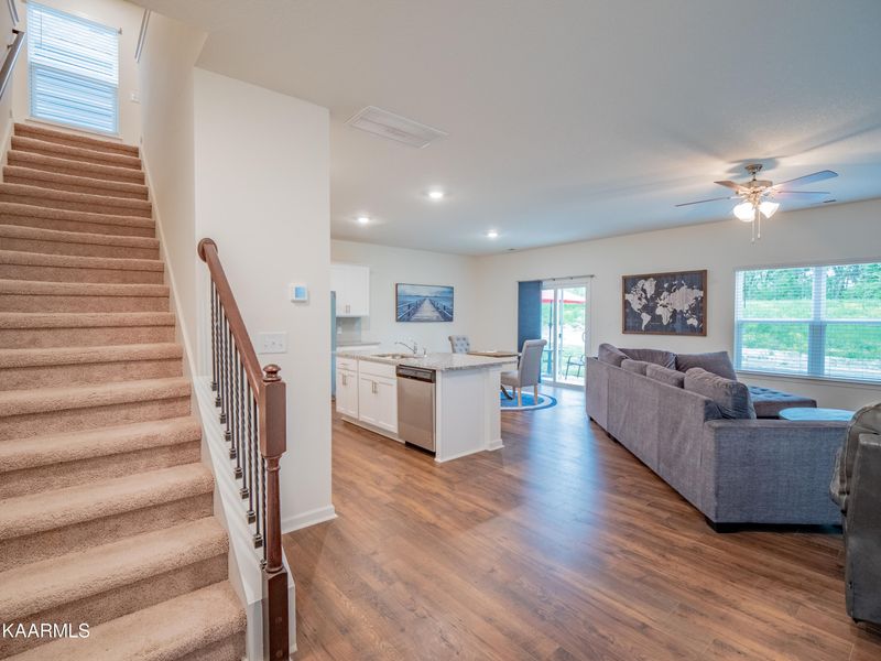 210 Centennial Village Ln, Oak Ridge, TN 37830