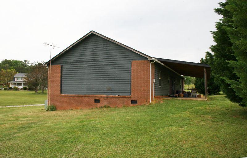 210 Chota View Rd, Vonore, TN 37885