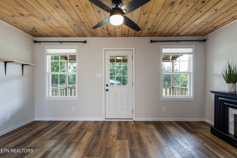210 Conifer Rd, Winfield, TN 37892