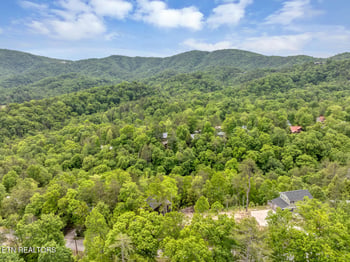 210 Cutter Gap Rd, Townsend, TN 37882