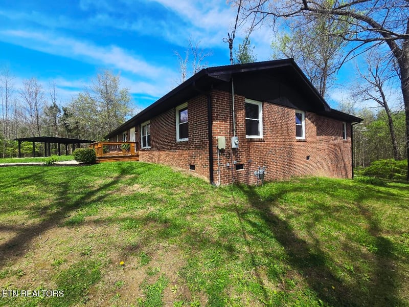 210 Dogwood Ave, Oneida, TN 37841