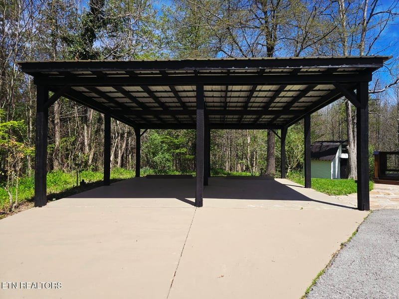 210 Dogwood Ave, Oneida, TN 37841
