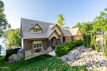 210 E Cove Dr, Greenback, TN 37742