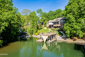 210 E Cove Dr, Greenback, TN 37742