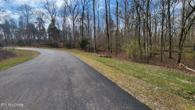 210 E Shore Dr, Rockwood, TN 37854