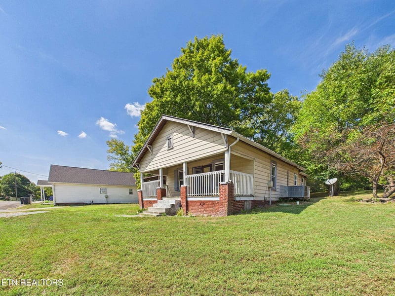 210 Fisher St, Athens, TN 37303