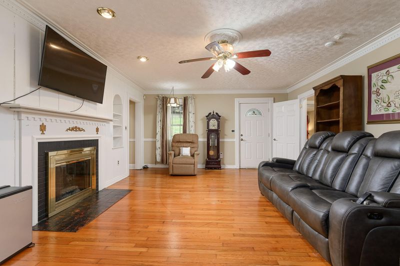 210 Forrest Ave, Athens, TN 37303