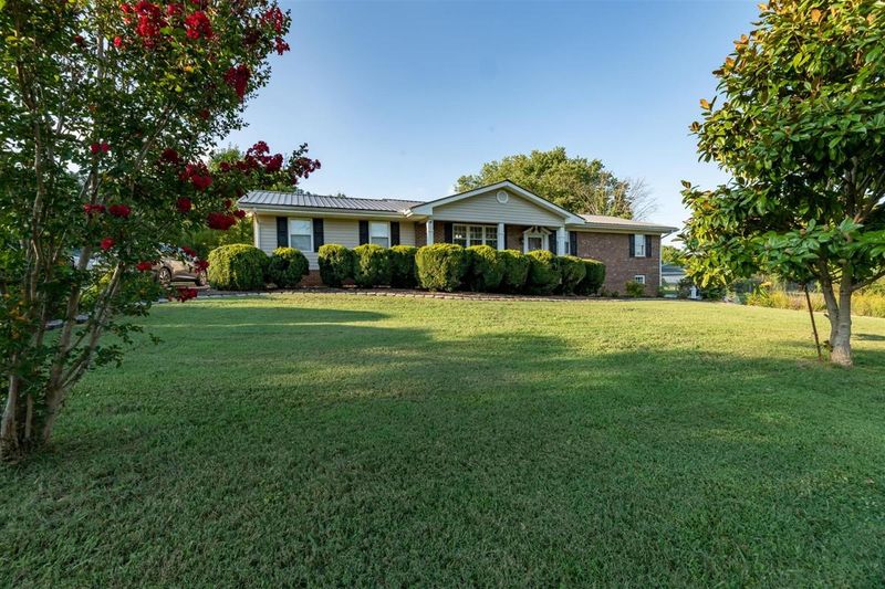 210 Hunt Ln, Madisonville, TN 37354