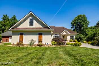 210 Indian Shadows Dr, Maryville, TN 37801