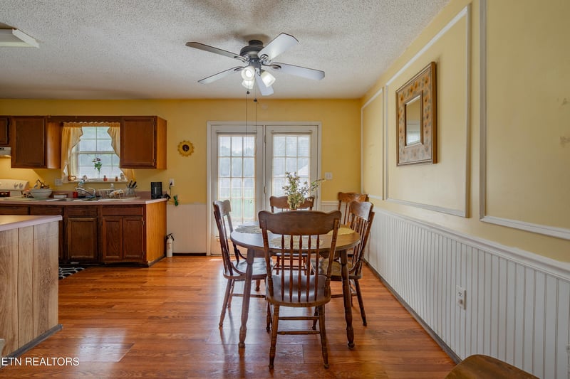 210 Jackson Ln, Oliver Springs, TN 37840