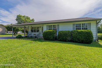 210 Jackson Ln, Oliver Springs, TN 37840