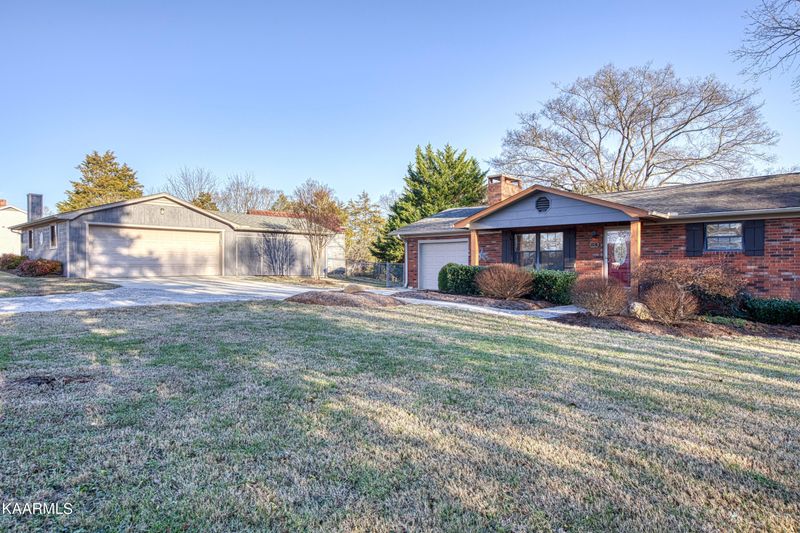 210 Joe Owen Rd, Clinton, TN 37716