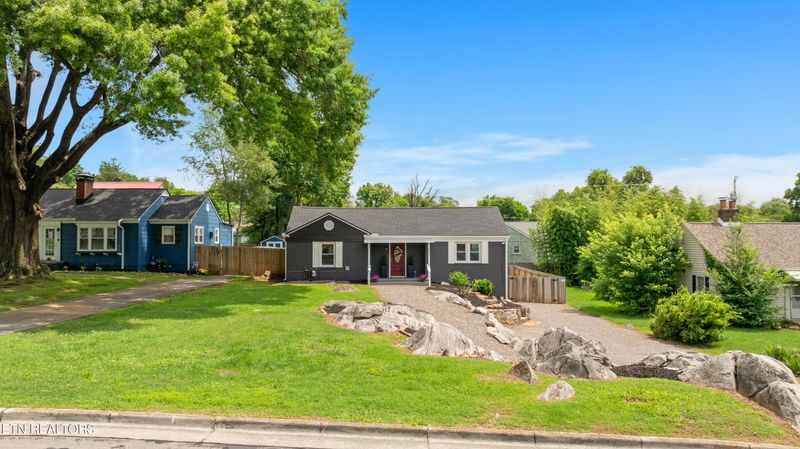 210 Juniper Ave, Alcoa, TN 37701