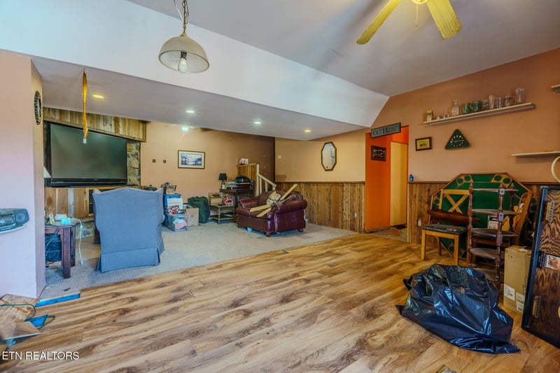210 Last Lz Ln, Speedwell, TN 37870