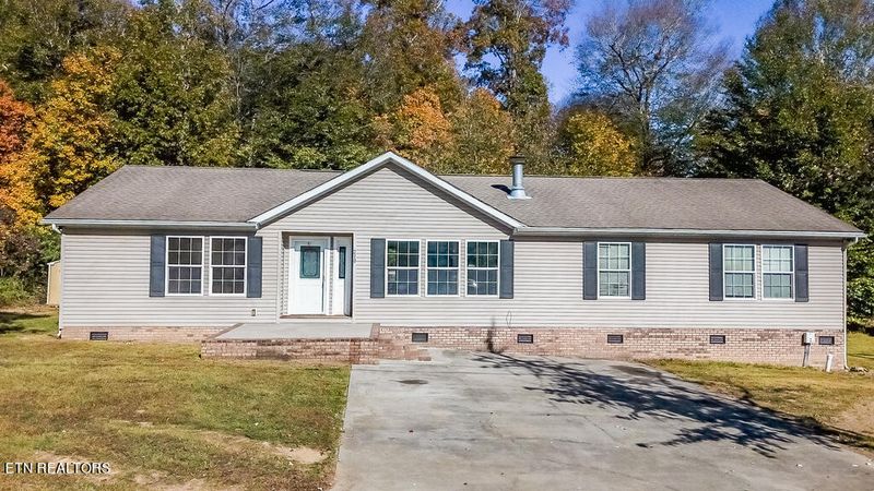 210 Loggers Ln, Clinton, TN 37716