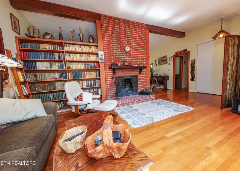 210 Louisiana Ave, Oak Ridge, TN 37830