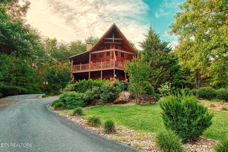 210 Meghans Way, Townsend, TN 37882
