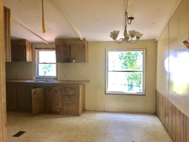 210 Moatt Sewell Rd, Philadelphia, TN 37846