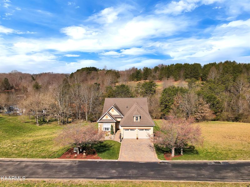 210 Morning Dove Dr, Vonore, TN 37885