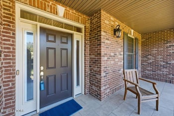 210 Red Grouse Dr, Lenoir City, TN 37772