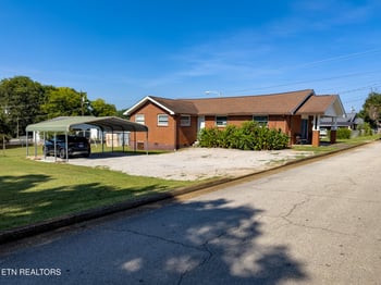 210 S Cherry St, Lenoir City, TN 37771