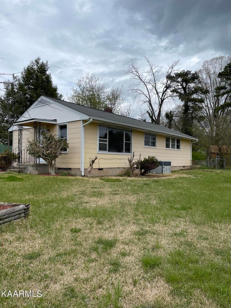 210 S Purdue Ave, Oak Ridge, TN 37830