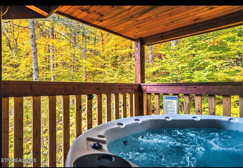 210 S Smoky Mountain Way, Sevierville, TN 37876