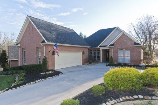 210 Skyview Dr, Lenoir City, TN 37772