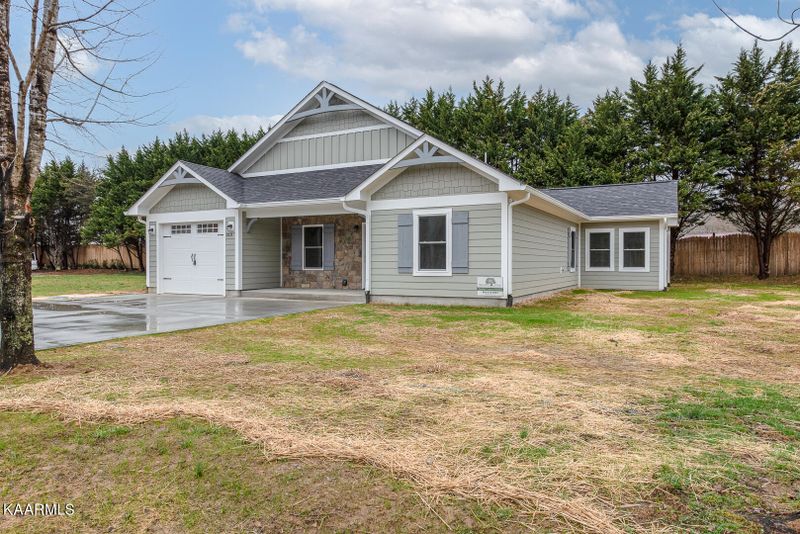 210 Spring Beauty Ln #RU 8, Townsend, TN 37882
