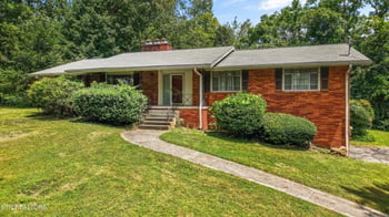 210 Sutton Ln, Knoxville, TN 37909