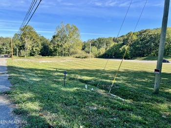 210 Sycamore Ln, Robbins, TN 37852