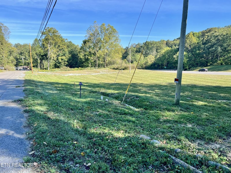 210 Sycamore Ln, Robbins, TN 37852