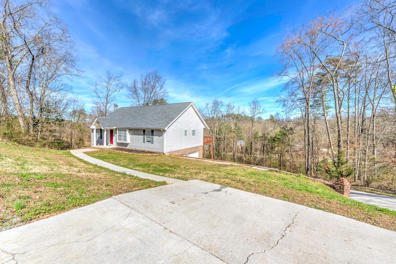 210 Texas Ave, Etowah, TN 37331