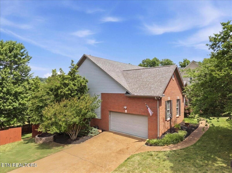 2100 Madison Grove Ln, Knoxville, TN 37922