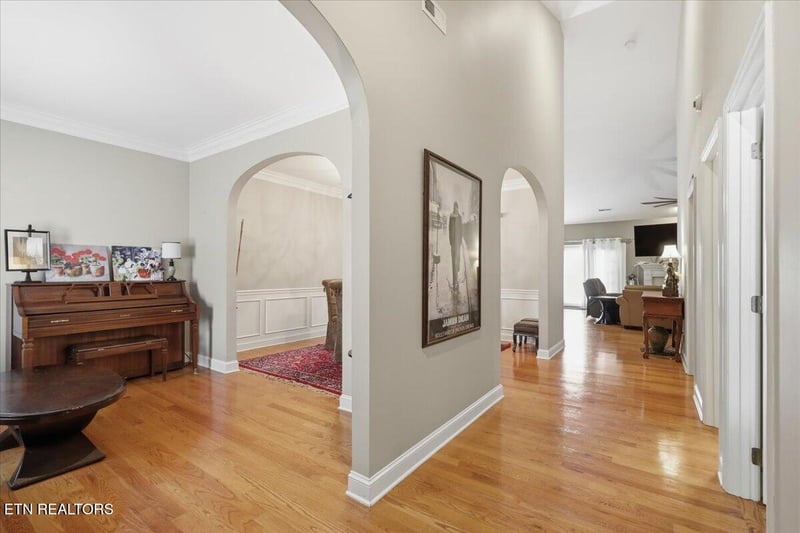 2100 Madison Grove Ln, Knoxville, TN 37922