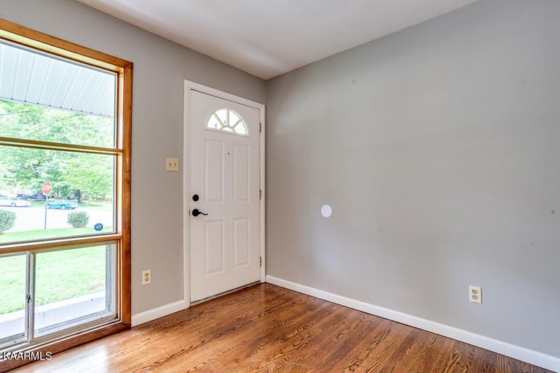 2101 Antietam Rd, Knoxville, TN 37917