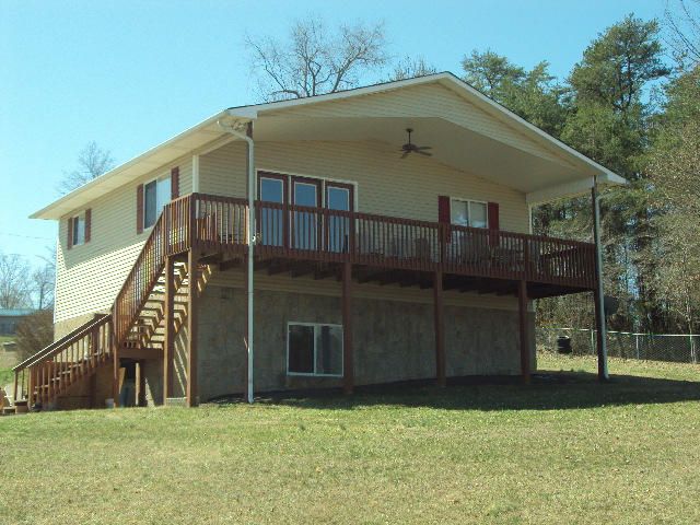 2101 Cherokee Dr, Bean Station, TN 37708