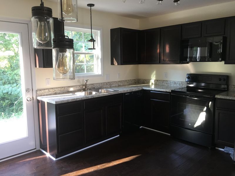 2101 Connor Isaac Ln, Mascot, TN 37806