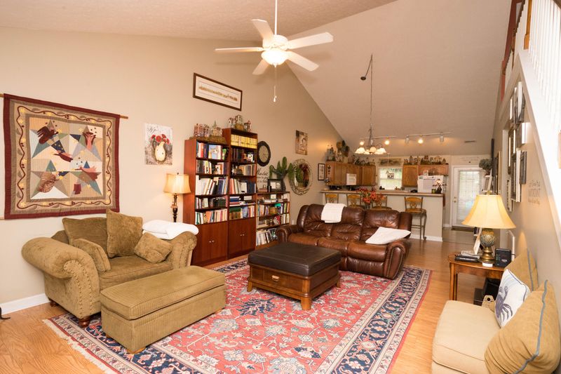 2101 Gatehouse Ln, Powell, TN 37849