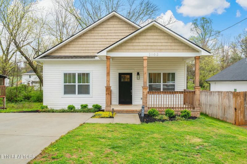 2102 Bernhurst Dr, Knoxville, TN 37918